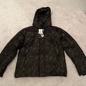 NWT, Men’s camouflage patterned coat, size medium